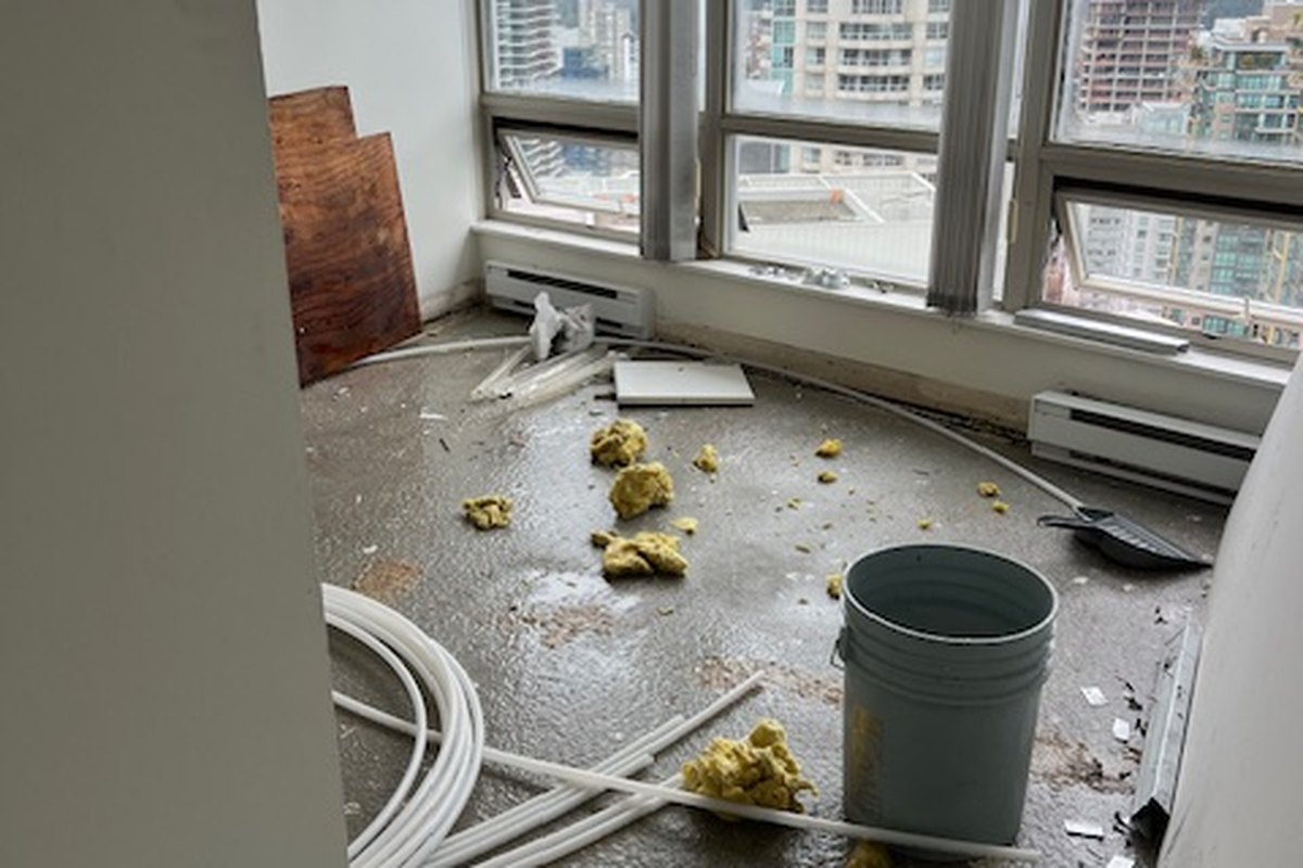Water damage restoration in a Vancouver property